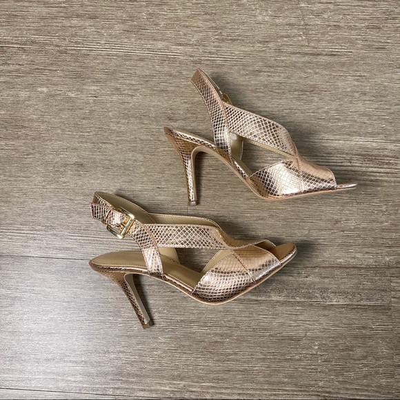 Michael Michael Kors Becky Soft Pink Sandals - Picture 1 of 4